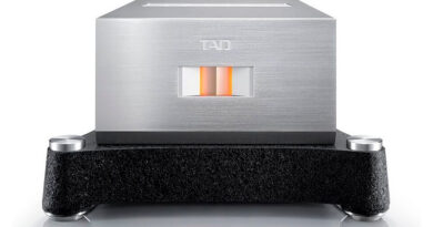 TAD Reference M700 and M700S Amplifier