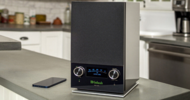 McIntosh RS150 & RS250 Wireless Speakers